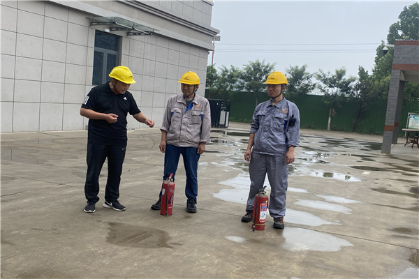 济南天盟举行应急消防演练 济南天盟举行应急消防演练