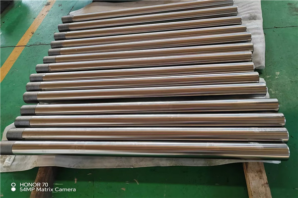 活塞杆表面激光熔覆合金涂层的应用与优势.jpg 活塞杆表面激光熔覆合金涂层的应用与优势.jpg