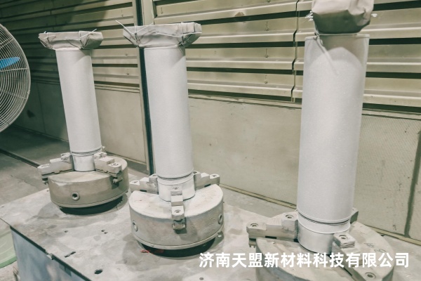 闸板轴作为工业阀门核心部件,长期承受摩擦、腐蚀等严苛考验,表面磨损、拉伤直接导致设备停机,给企业带来巨大损失。我们采用HWOF+2700 超音速喷涂工艺,精准攻克闸板轴修复难题,以超高标准交付成果,赢得客户高度认可! 修复核心亮点十足:选用高性能复合喷涂材料Cr₂C₃-25NiC+10C4CrWC ,兼具超强耐磨性与抗腐蚀性,完美适配复杂工况需求。通过先进超音速喷涂技术,涂层结合牢固紧密,无砂眼、气孔、剥离等缺陷,从根源上杜绝使用中脱落风险。 严格把控加工精度:喷涂后经精密加工,尺寸完全契合图纸要求,表面粗糙度低至Ra0.4,直线度、跳动、同心度均控制在 **<00.02mm** 以内,确保安装后运转顺畅、密封严密。针对闸板轴表面受损问题,量身定制喷涂方案,全面恢复甚至超越原部件性能。 无论是恶劣工况下的磨损修复,还是精准尺寸的恢复需求,我们都能凭借成熟工艺、优质材料与严苛质控,为客户提供高可靠性解决方案。此次闸板轴喷涂修复项目,不仅解决了客户设备运维痛点,更以超预期效果收获满意反馈,成为工业部件精准修复的标杆案例!.jpg 闸板轴作为工业阀门核心部件,长期承受摩擦、腐蚀等严苛考验,表面磨损、拉伤直接导致设备停机,给企业带来巨大损失。我们采用HWOF+2700 超音速喷涂工艺,精准攻克闸板轴修复难题,以超高标准交付成果,赢得客户高度认可! 修复核心亮点十足:选用高性能复合喷涂材料Cr₂C₃-25NiC+10C4CrWC ,兼具超强耐磨性与抗腐蚀性,完美适配复杂工况需求。通过先进超音速喷涂技术,涂层结合牢固紧密,无砂眼、气孔、剥离等缺陷,从根源上杜绝使用中脱落风险。 严格把控加工精度:喷涂后经精密加工,尺寸完全契合图纸要求,表面粗糙度低至Ra0.4,直线度、跳动、同心度均控制在 **<00.02mm** 以内,确保安装后运转顺畅、密封严密。针对闸板轴表面受损问题,量身定制喷涂方案,全面恢复甚至超越原部件性能。 无论是恶劣工况下的磨损修复,还是精准尺寸的恢复需求,我们都能凭借成熟工艺、优质材料与严苛质控,为客户提供高可靠性解决方案。此次闸板轴喷涂修复项目,不仅解决了客户设备运维痛点,更以超预期效果收获满意反馈,成为工业部件精准修复的标杆案例!.jpg